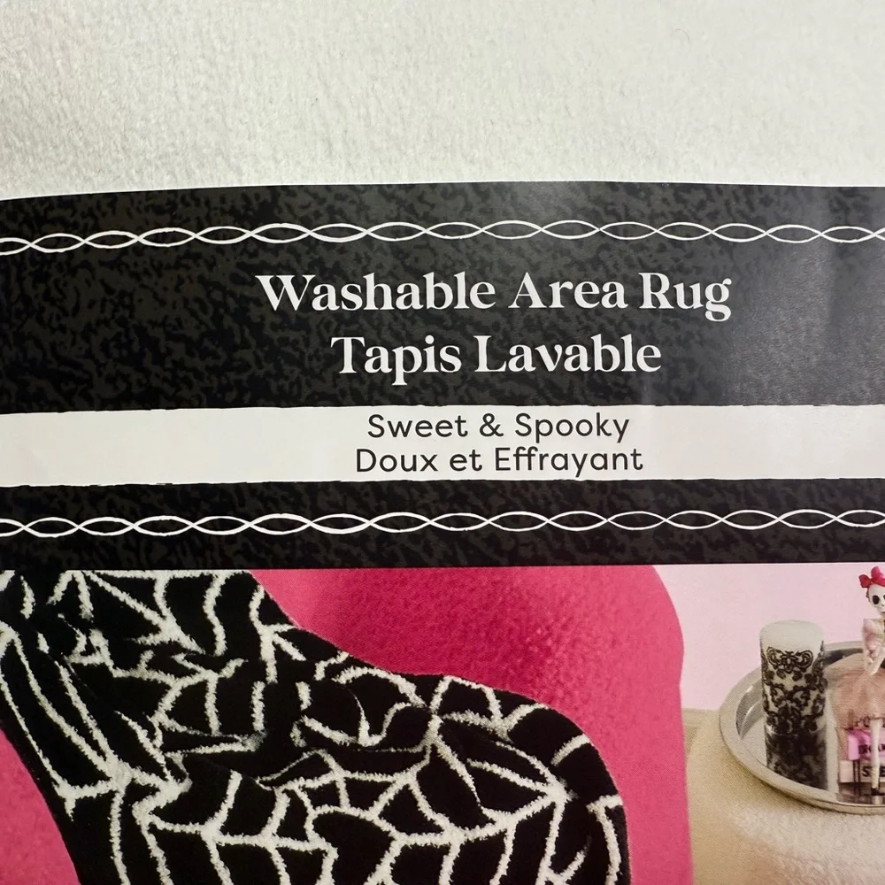 Sweet & Spooky NWT Halloween Hot Pink Lips with Fangs 3’ x 5’ Washable Area Rug